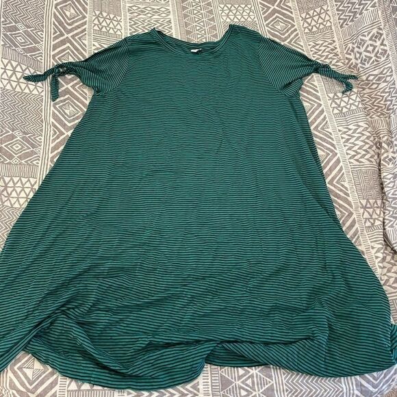 Old Navy Dresses & Skirts - XXL Slinky Old Navy Stripped Dress